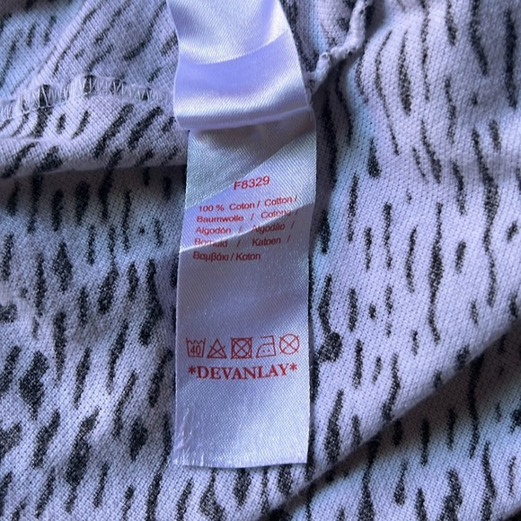 Lacoste L!VE Polo Shirt all over black print on white Lacoste Size 4 Medium - Picture 9 of 10